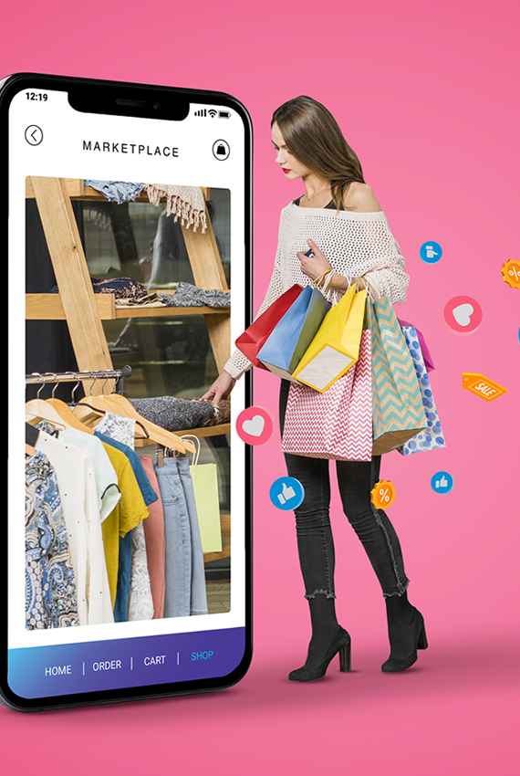 Mulher segurando sacolas de frente para um smartphone de seu tamanho e rodeada de emoticons para o marketing para moda